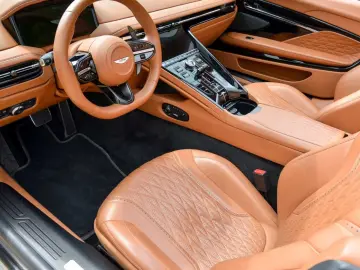 DB12 Volante NP 284.000€
