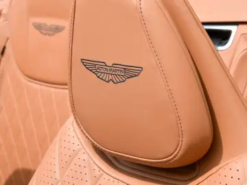DB12 Volante NP 284.000€