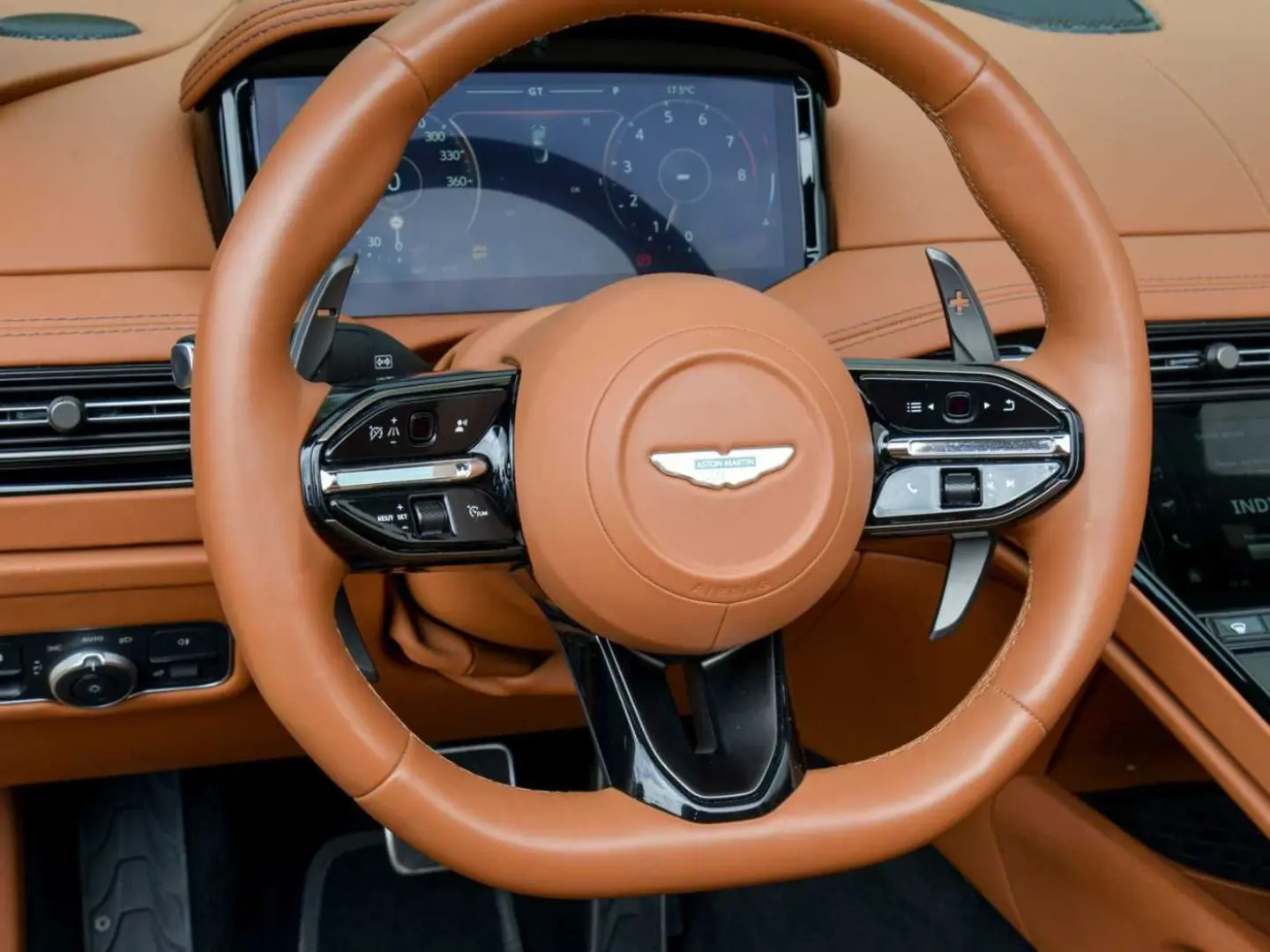DB12 Volante NP 284.000€