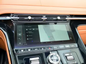 DB12 Volante NP 284.000€