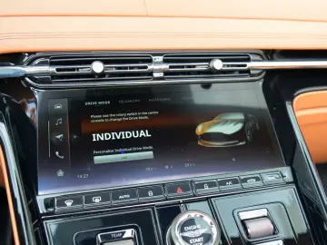 DB12 Volante NP 284.000€