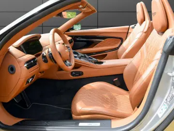 DB12 Volante NP 284.000€