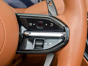 DB12 Volante NP 284.000€