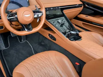 DB12 Volante NP 284.000€