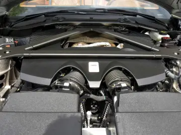 DB12 Volante NP 284.000€