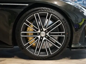 DB12 500kW*V8*B&W*CERAMIC*CARBON*203.967€ NETTO