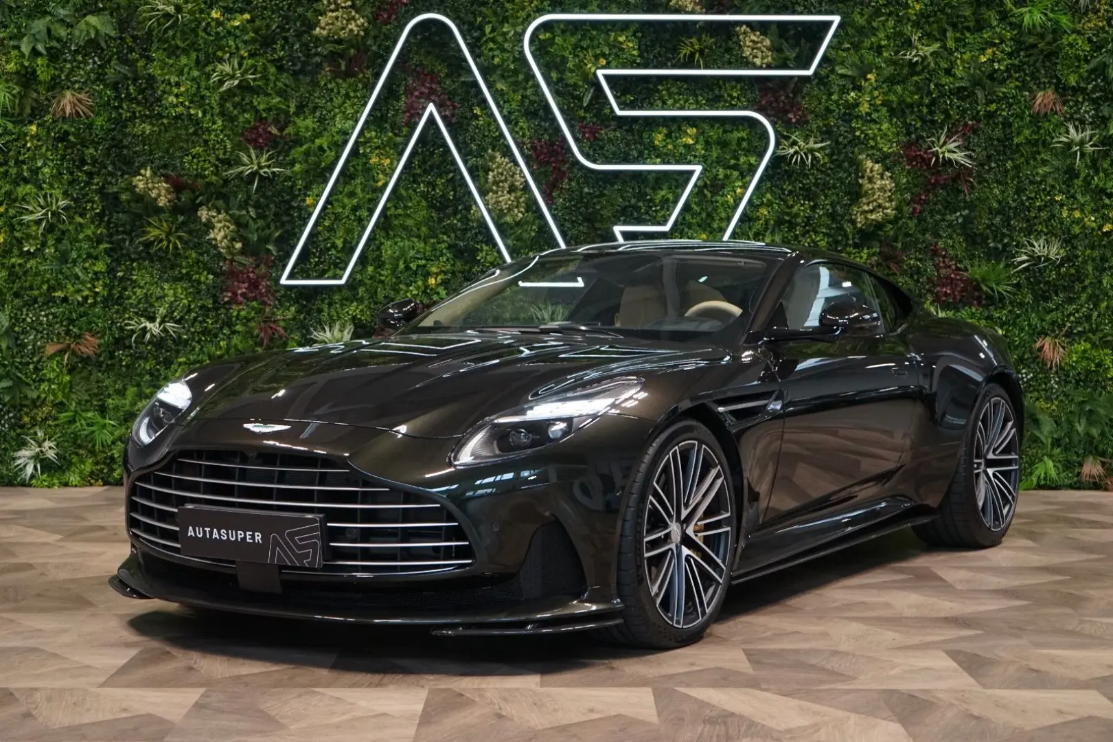 DB12 500kW*V8*B&W*CERAMIC*CARBON*203.967€ NETTO
