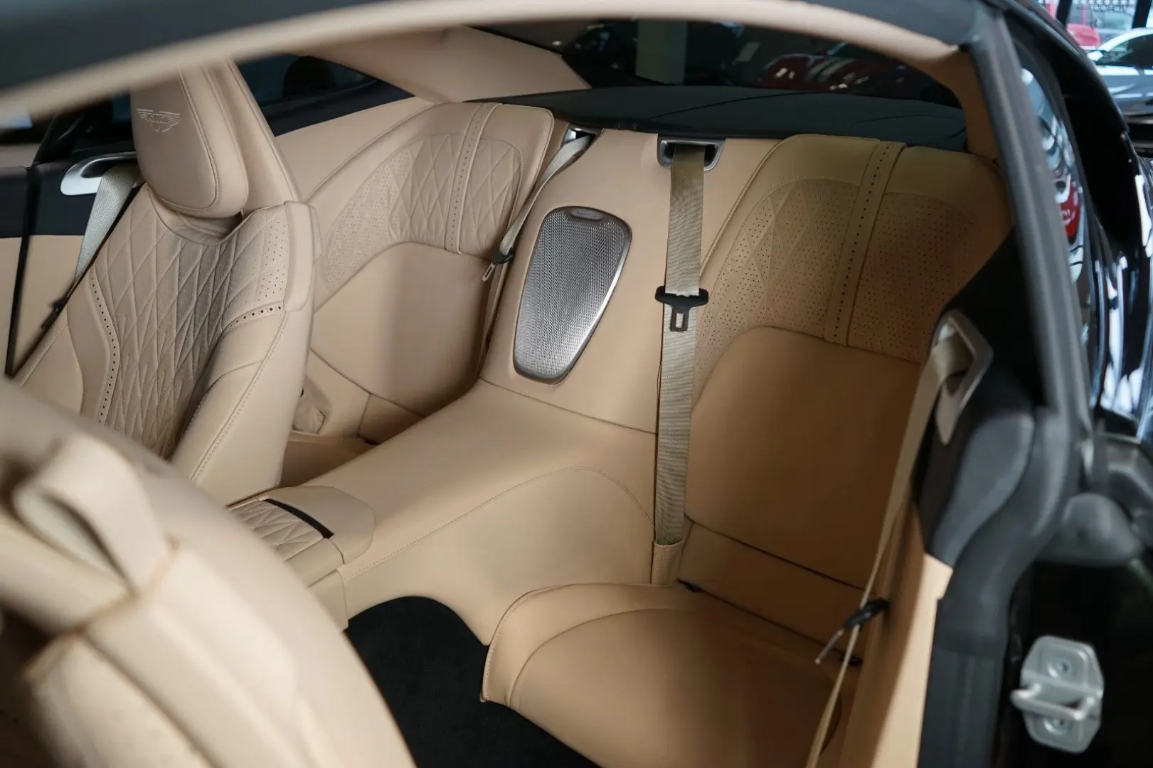 DB12 500kW*V8*B&W*CERAMIC*CARBON*203.967€ NETTO