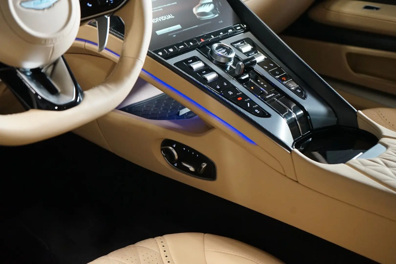 DB12 500kW*V8*B&W*CERAMIC*CARBON*203.967€ NETTO