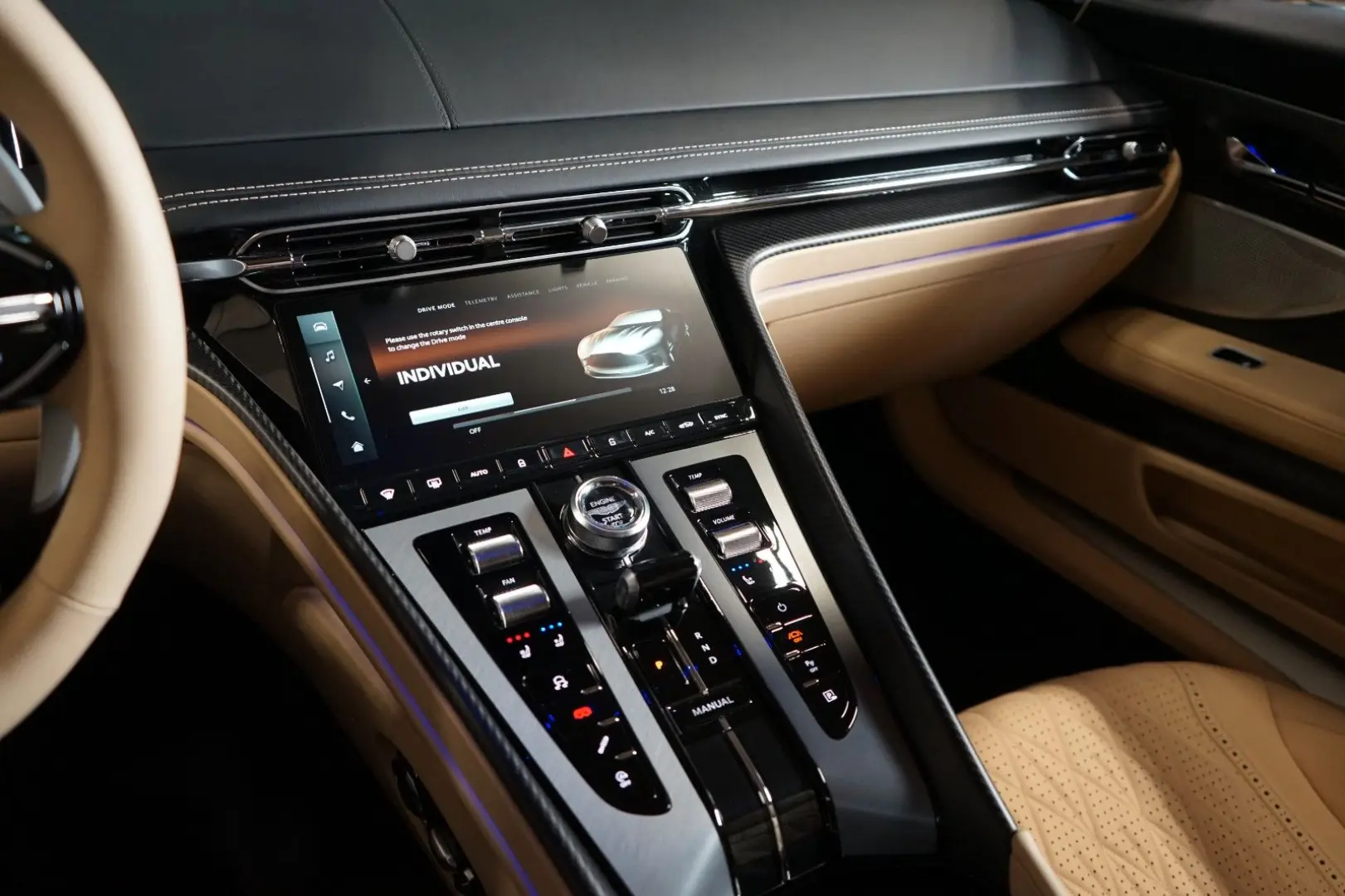 DB12 500kW*V8*B&W*CERAMIC*CARBON*203.967€ NETTO