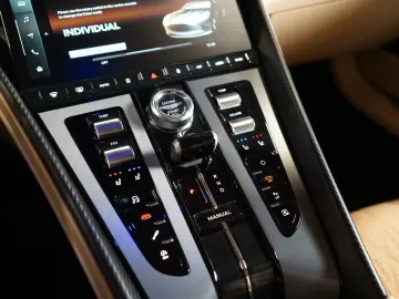 DB12 500kW*V8*B&W*CERAMIC*CARBON*203.967€ NETTO