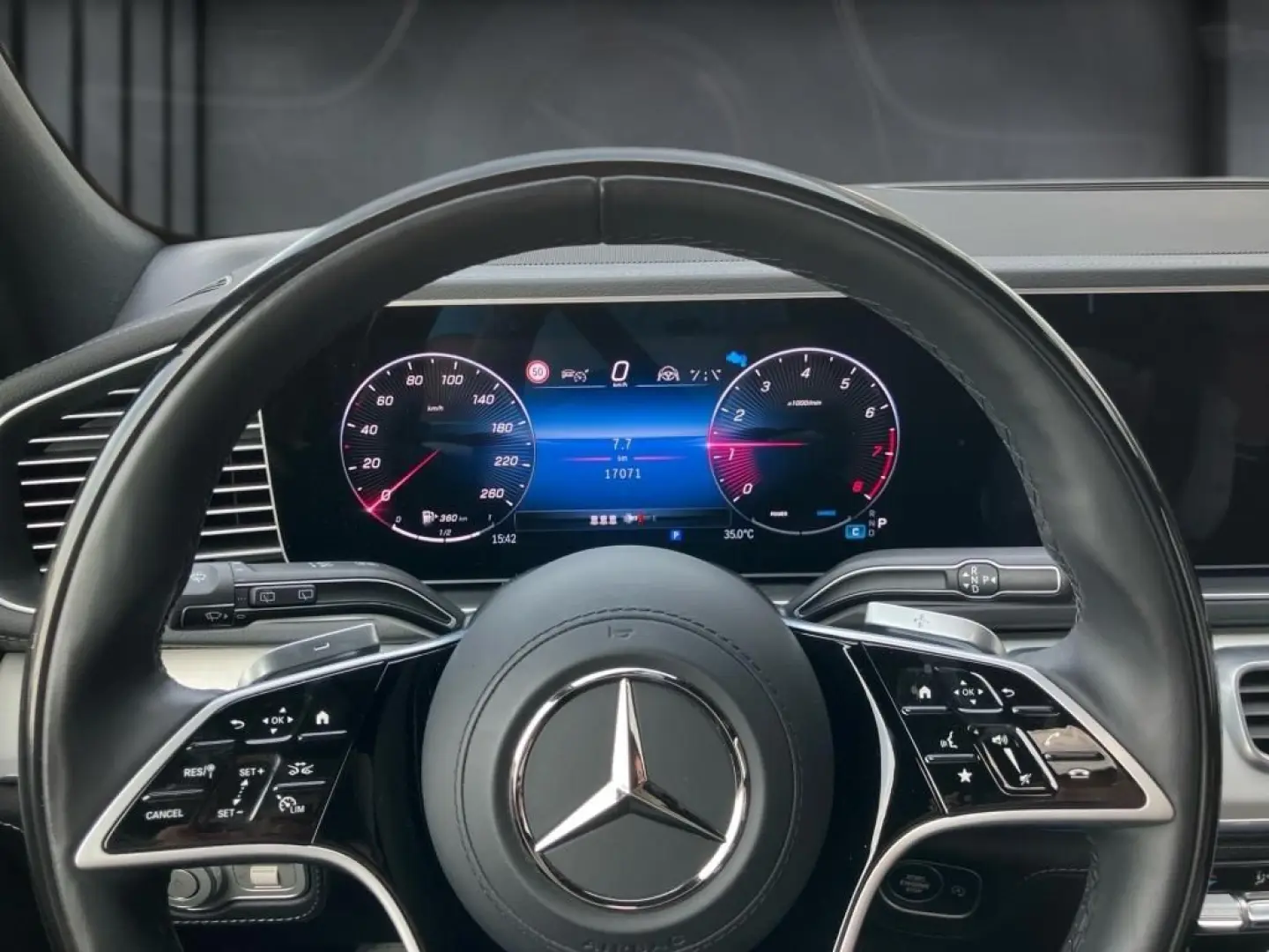 GLE 580 4M AMG Night Memory AHK StHz PANO WIDE