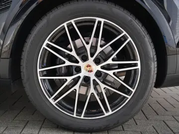Porsche E-Hybrid