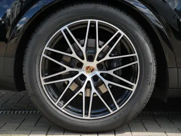 Porsche E-Hybrid