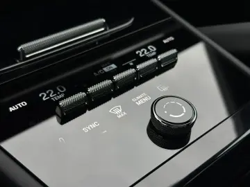 Cayenne E-Hybrid PANO BOSE