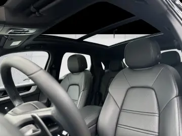 Cayenne E-Hybrid PANO BOSE