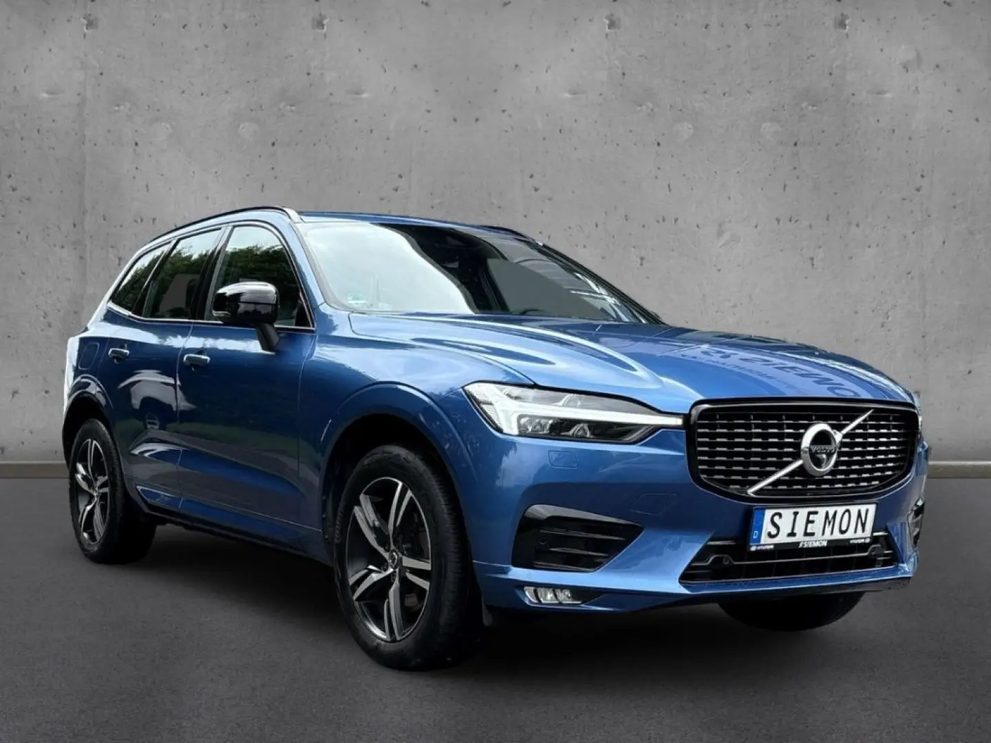XC60 B4 2WD R-Design Navi AHK Xenium LED