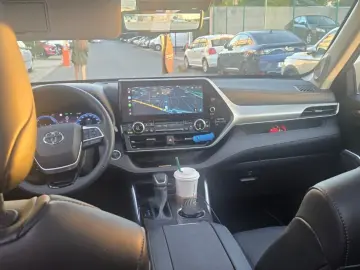 Toyota Highlander Hybrid