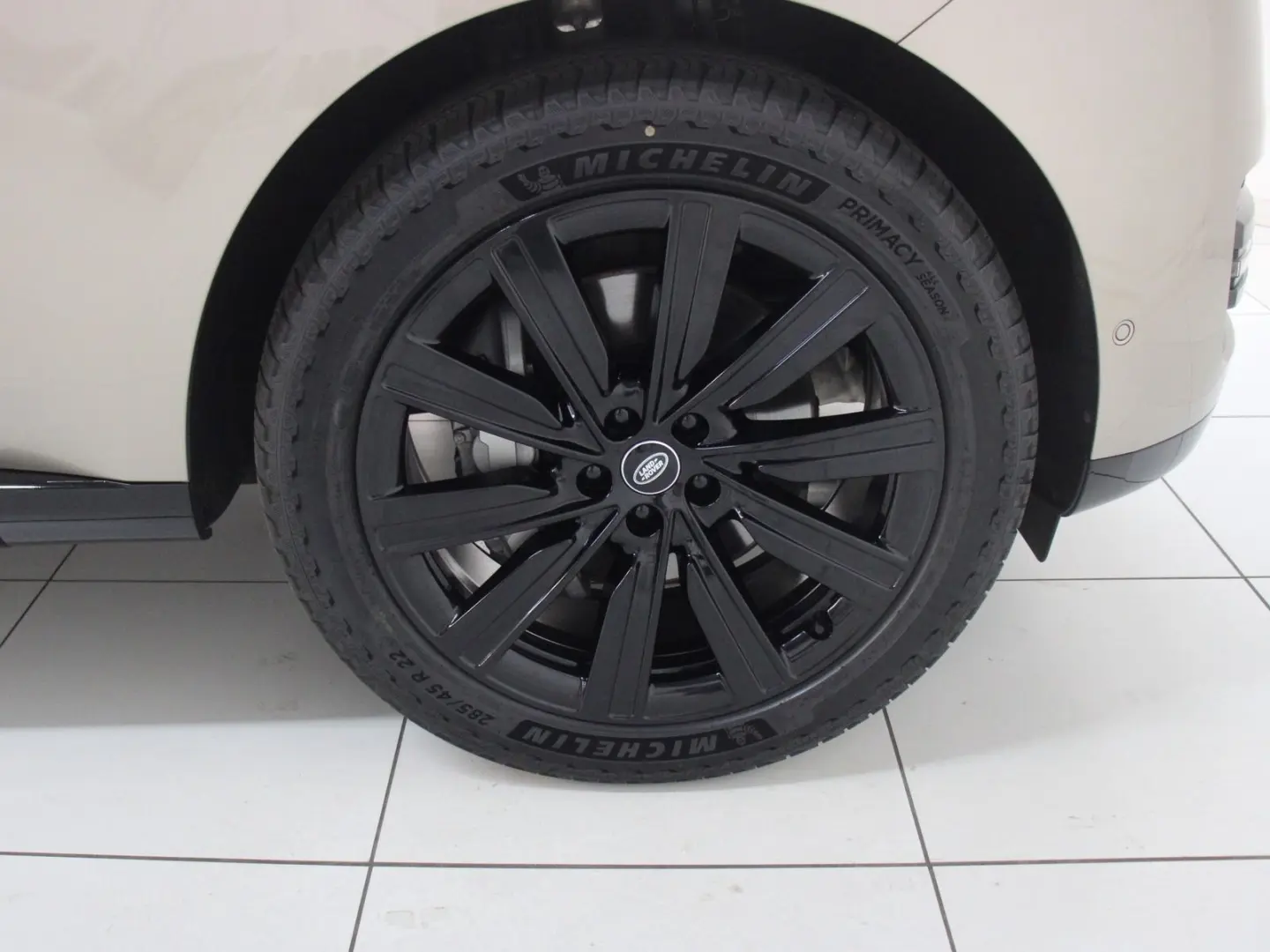 Range Rover P460e Hybrid SE SWB AHK Pano HUD Sha