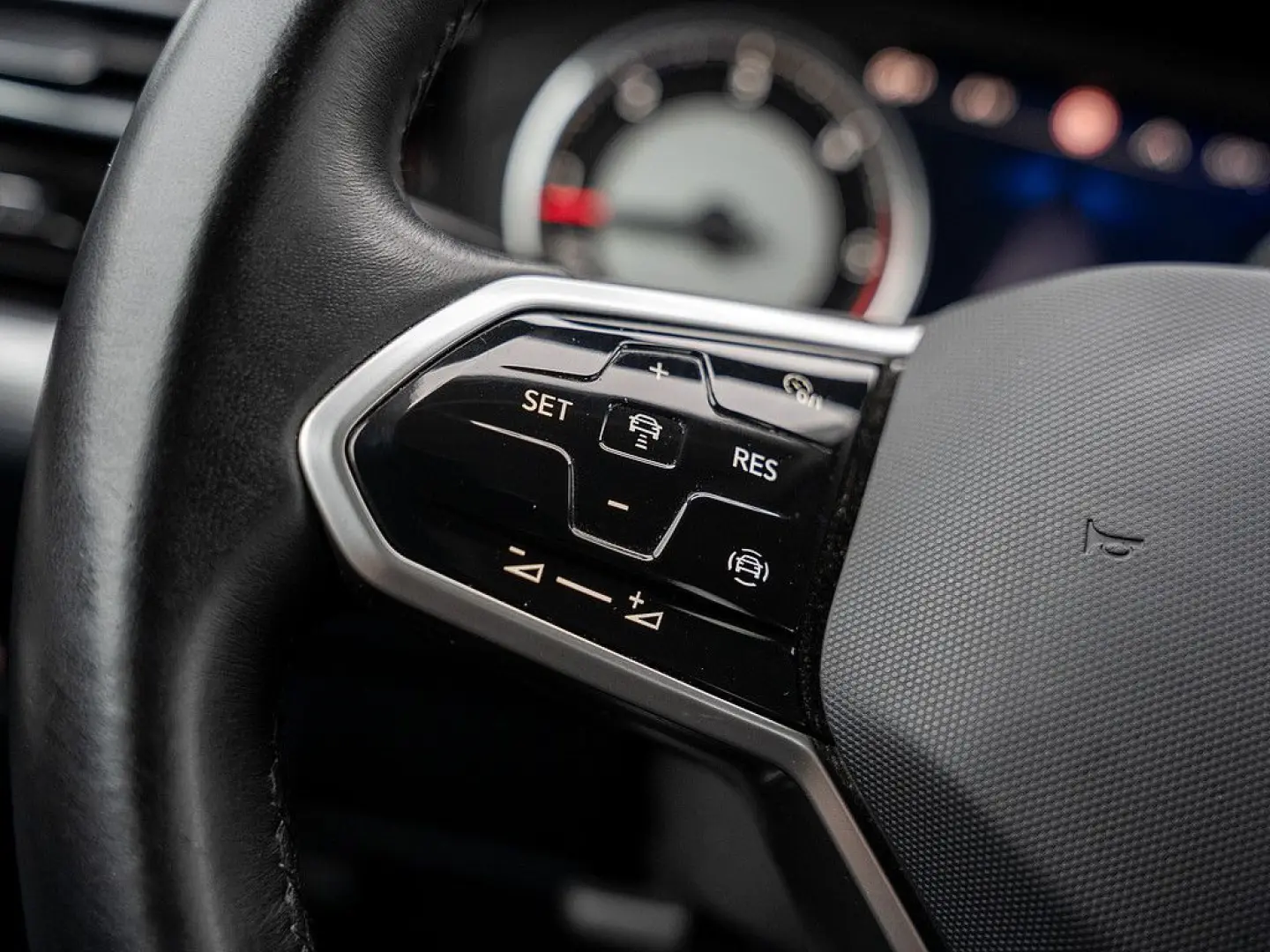 Touareg 3.0 V6 TDI 4M AHK ACC KAMERA DAB+ LED