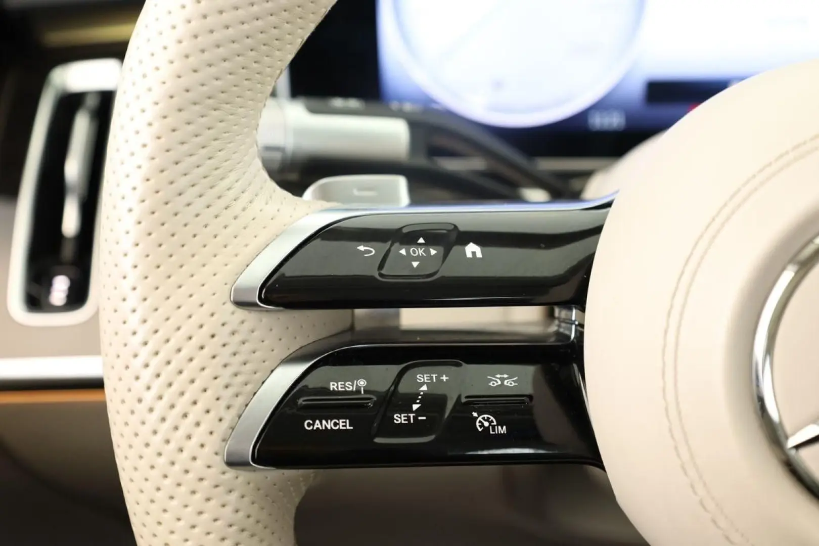 S 580 lang AMG DIGITAL Pano HUD HighEndFond 21