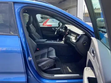 XC60 R-Design, T8 AWD Plug-in Hybrid, Voll-LED,