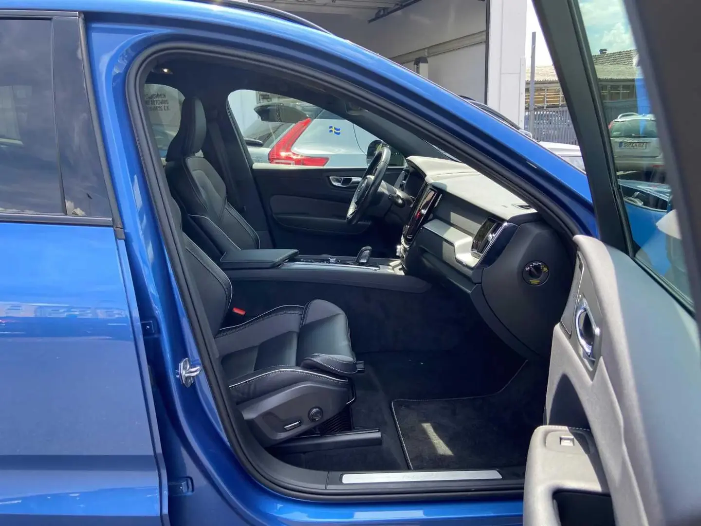 XC60 R-Design, T8 AWD Plug-in Hybrid, Voll-LED,