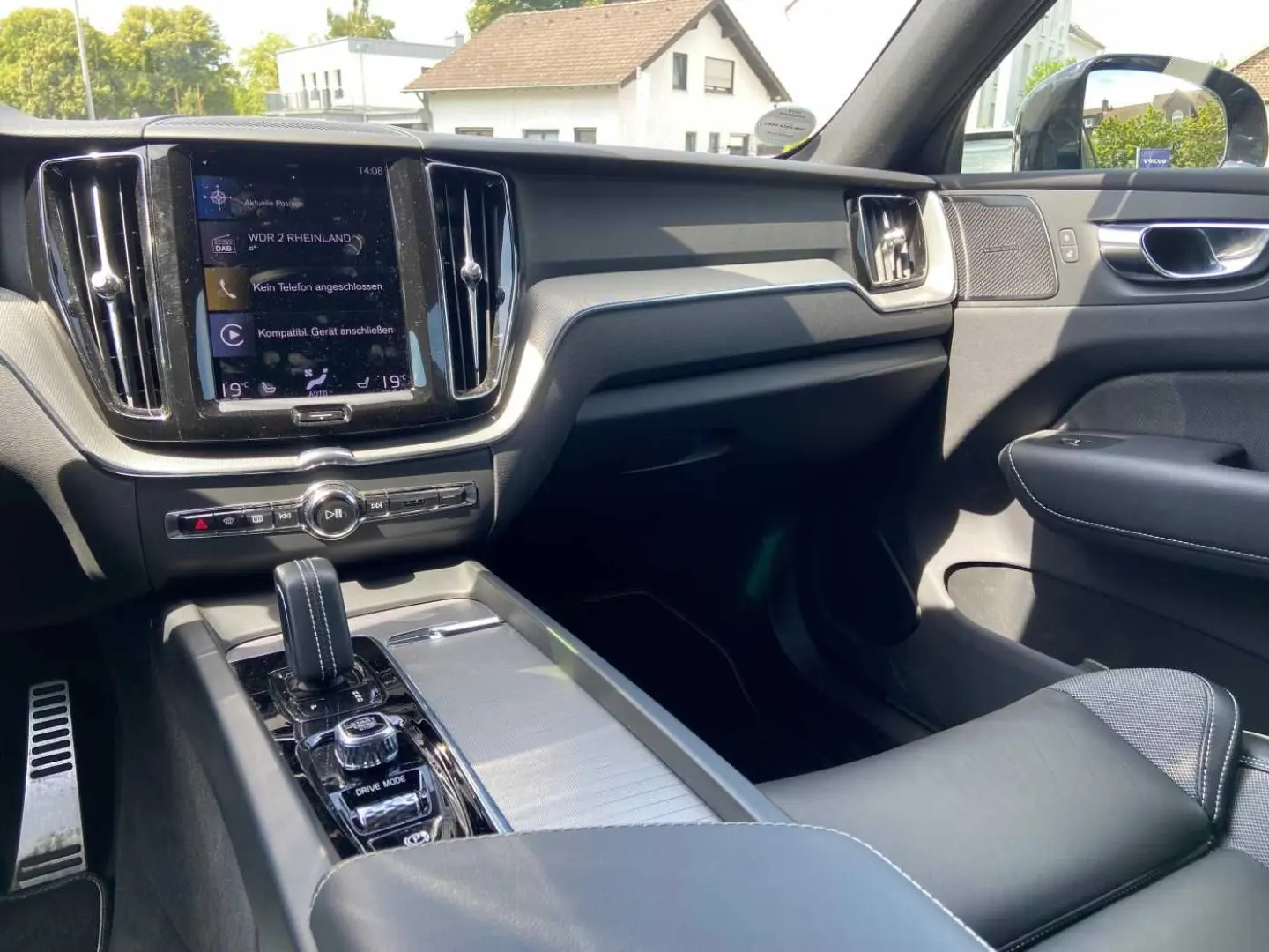XC60 R-Design, T8 AWD Plug-in Hybrid, Voll-LED,