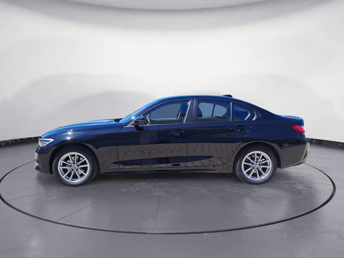 320i xDrive Advantage