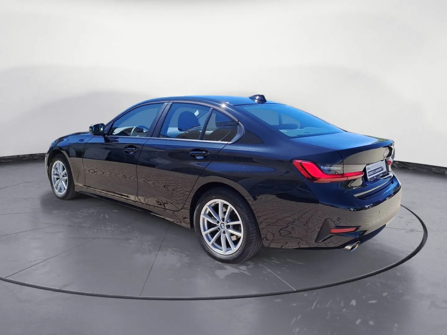 320i xDrive Advantage