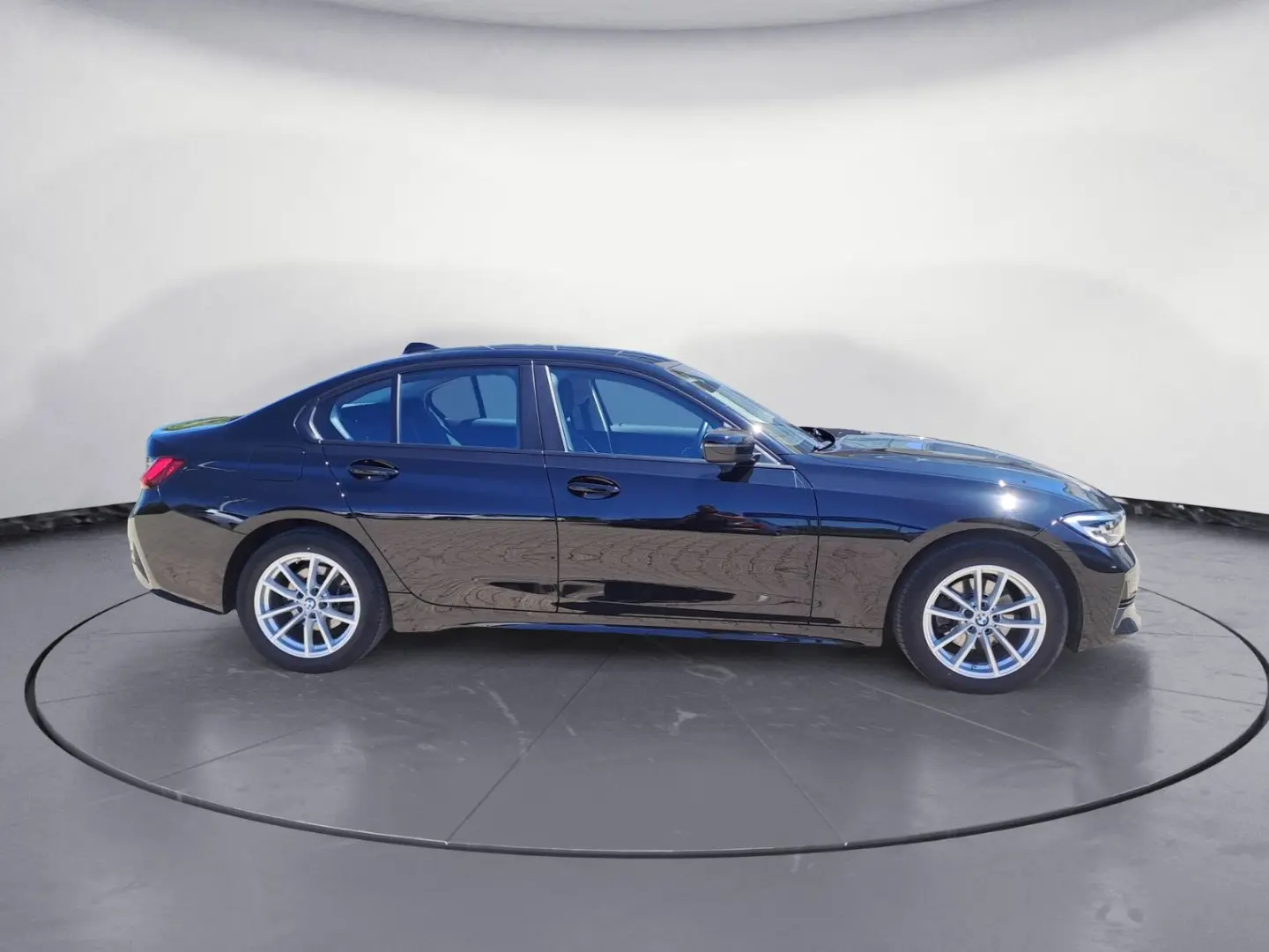 320i xDrive Advantage