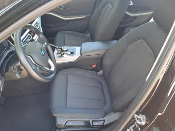 320i xDrive Advantage