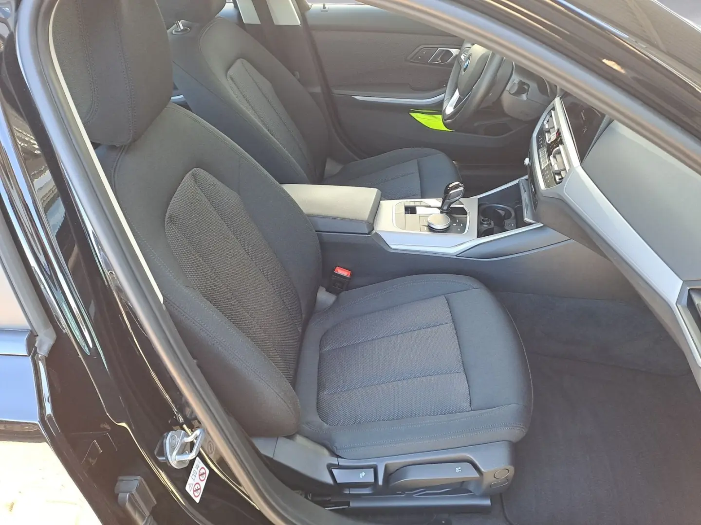 320i xDrive Advantage