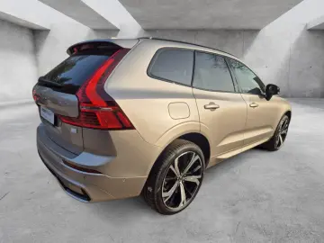 XC60 T8 AWD Recharge Plug-In Hybrid Ultra Dark