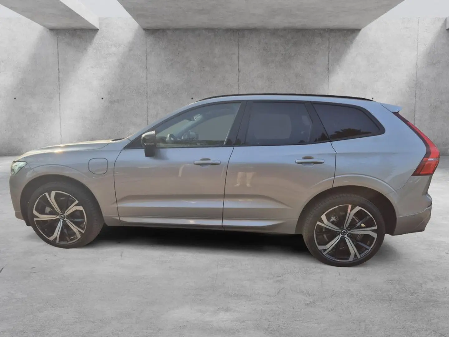 XC60 T8 AWD Recharge Plug-In Hybrid Ultra Dark