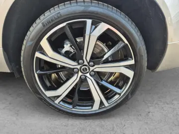 XC60 T8 AWD Recharge Plug-In Hybrid Ultra Dark