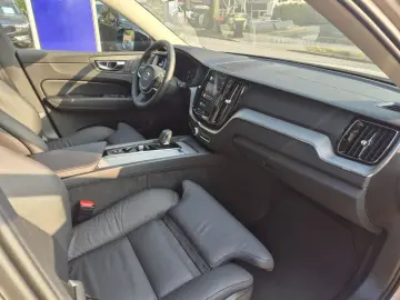 XC60 T8 AWD Recharge Plug-In Hybrid Ultra Dark