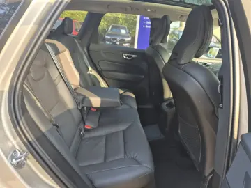 XC60 T8 AWD Recharge Plug-In Hybrid Ultra Dark