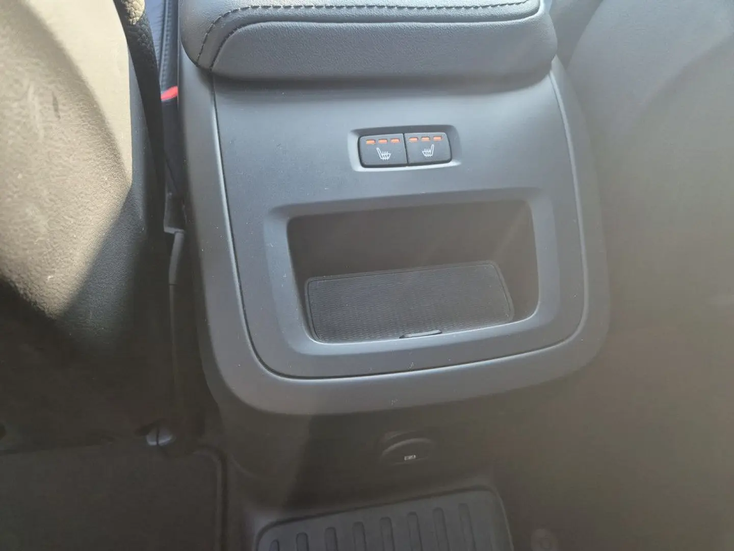 XC60 T8 AWD Recharge Plug-In Hybrid Ultra Dark