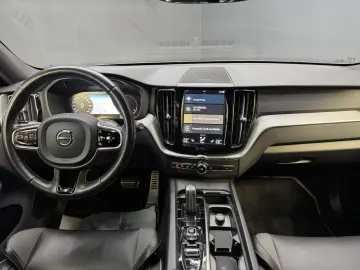 XC60 T6 R Design Recharge Plug-In Hybrid AWD