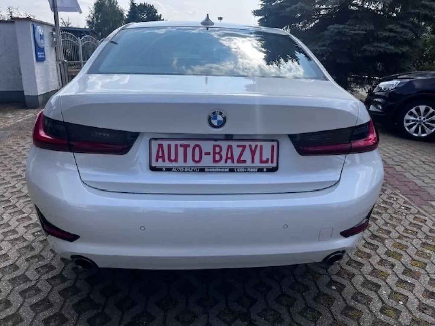 330 d xDrive Advantage