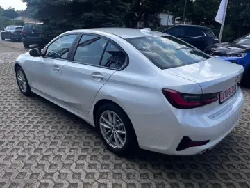 330 d xDrive Advantage