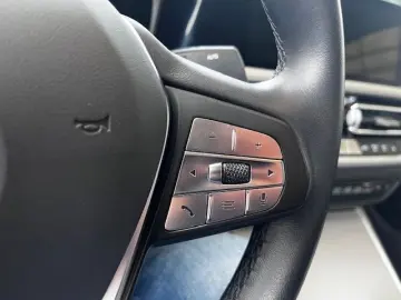 330 d xDrive Advantage