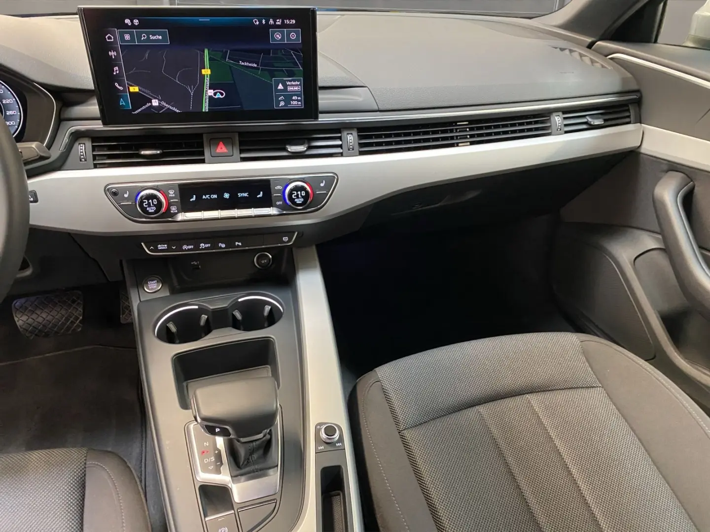 A4 40 2.0 TFSI Limousine advanced FLA ParkAss