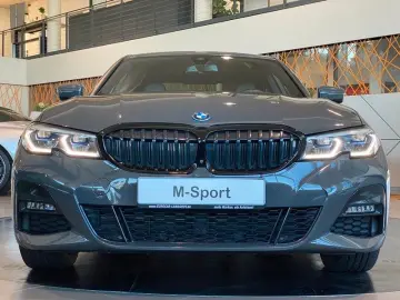 330e xDr M-Sport