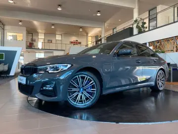 330e xDr M-Sport