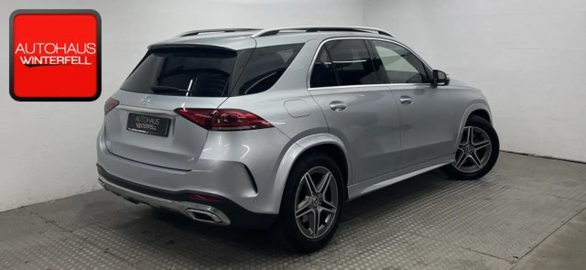 GLE 300 d 4M AMG PANO+AHK+360+AIRMATIC+MEMORY+