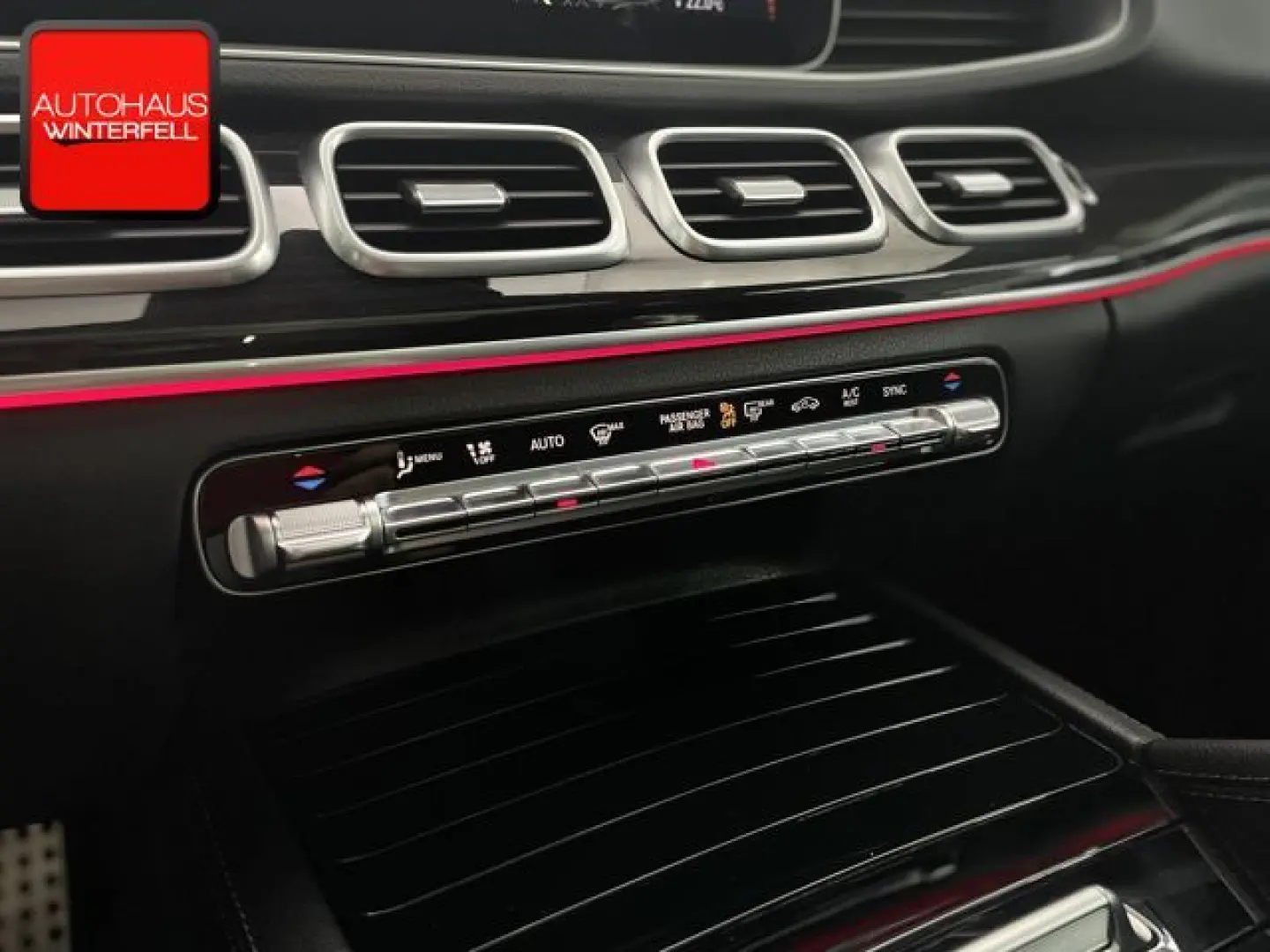 GLE 300 d 4M AMG PANO+AHK+360+AIRMATIC+MEMORY+