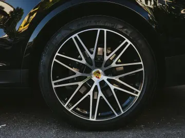 Porsche Cayenne e Hybrid SUV