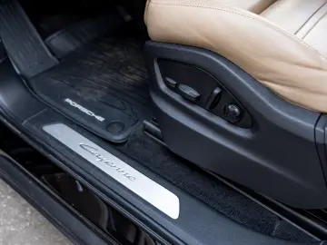 Porsche Cayenne e Hybrid SUV
